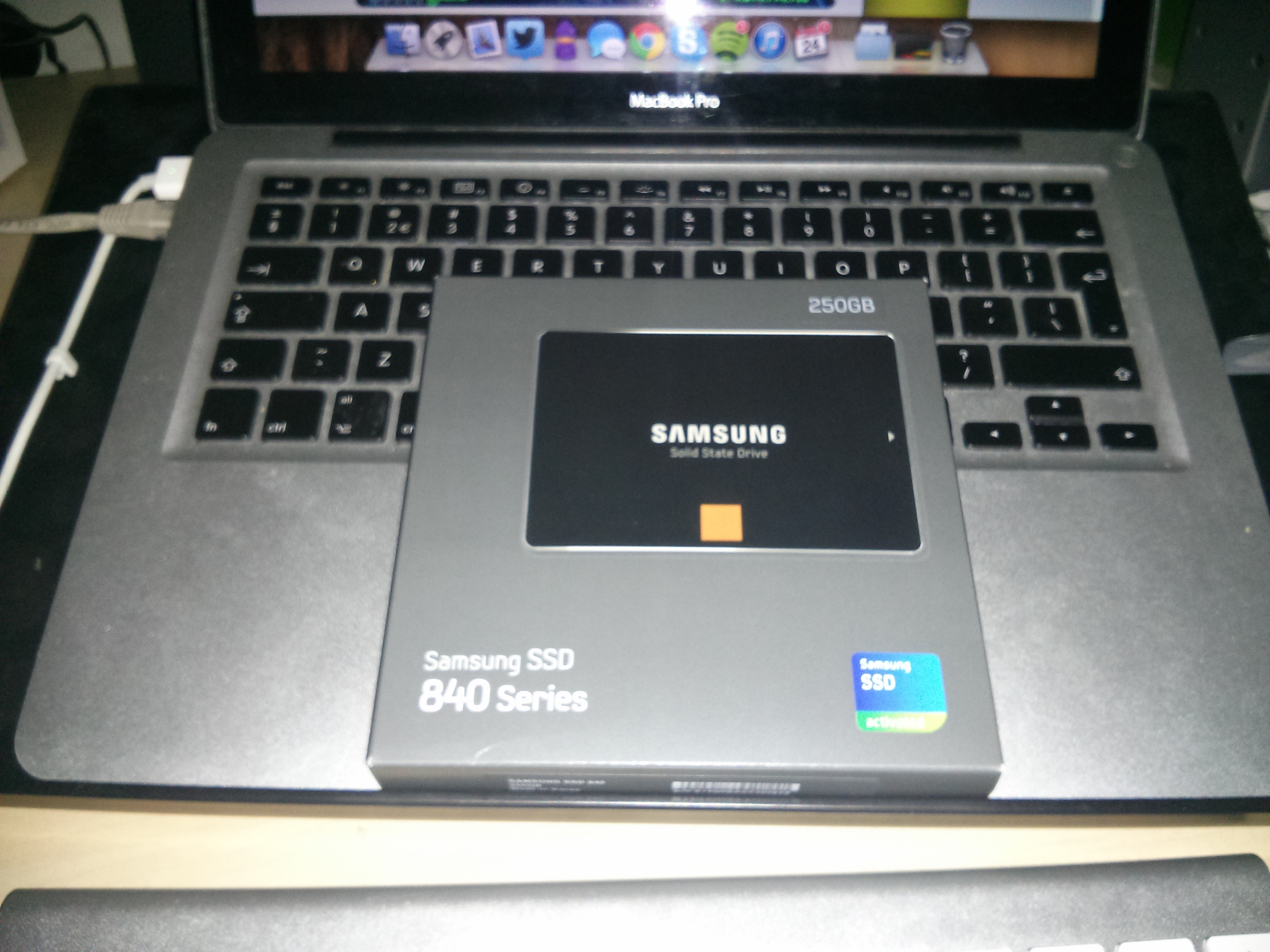 Hoe maak je je 4 jaar oude Macbook weer helemaal nieuw? Met een SSD!
